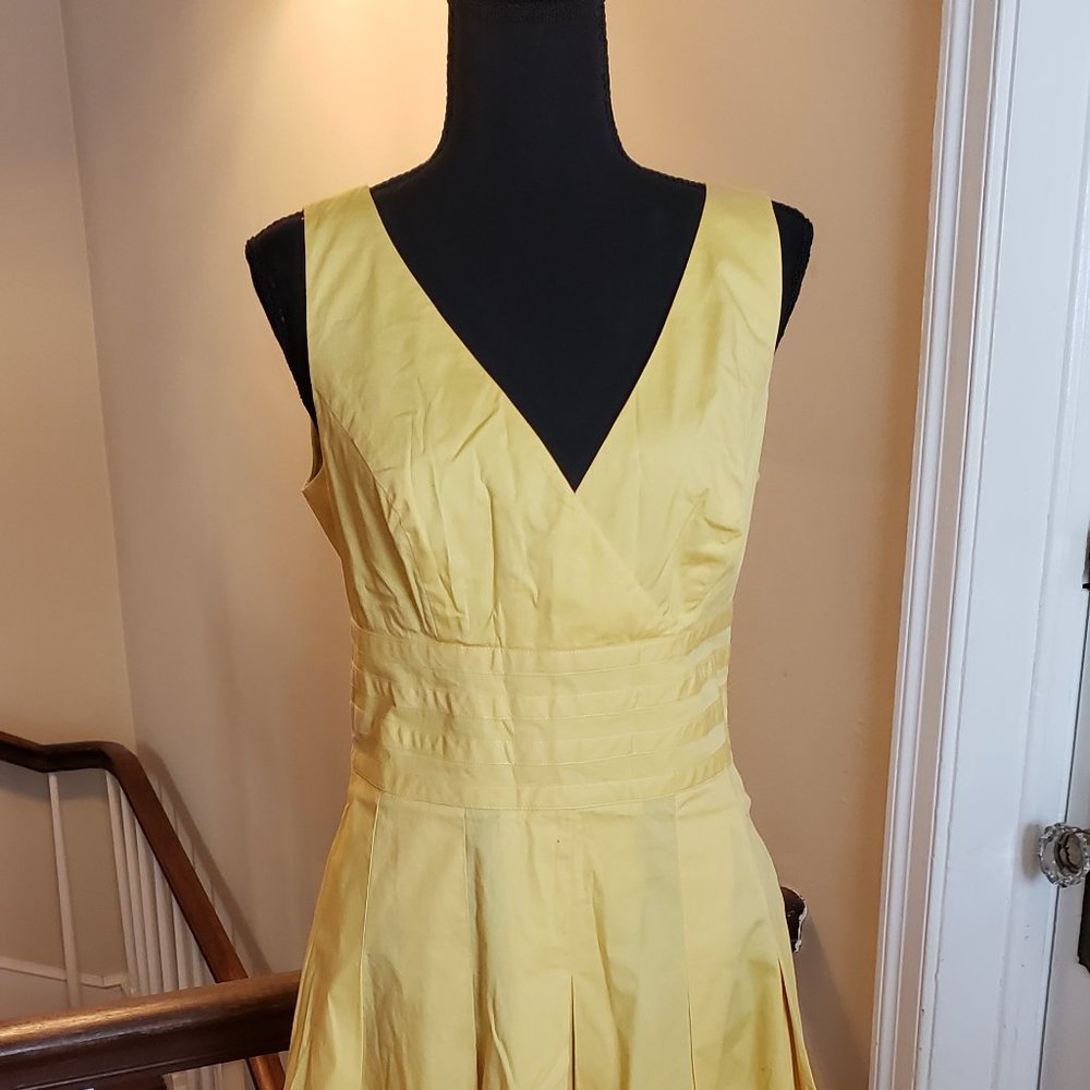 Yellow V-Neck Sleeveless Women's Dress